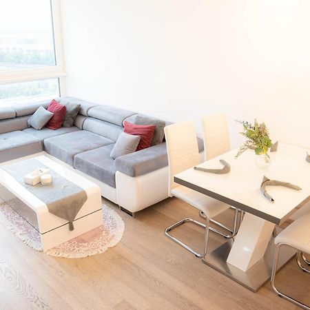 Restify10 - Skyline View - Fitness - Garge - Modern Apartment เวียนนา ภายนอก รูปภาพ
